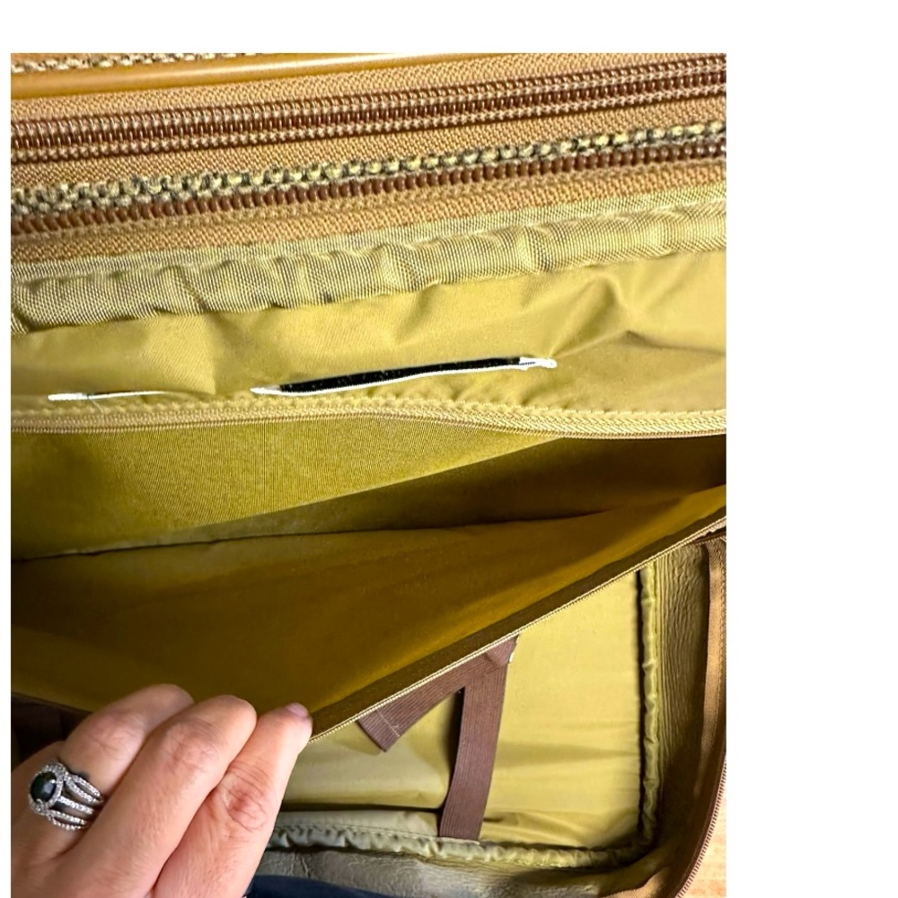 HARTMANN Luggage • Tweed • Carry-On • Vintage • Comes With Locks & Keys - Picture 9 of 10